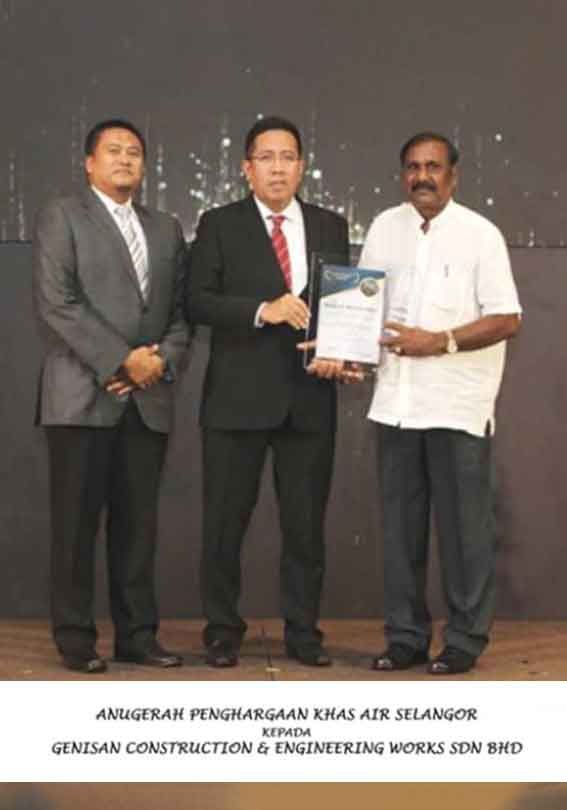 Anugerah-Penghargaan-Khas-Air-Selangor-Kepada-GCE